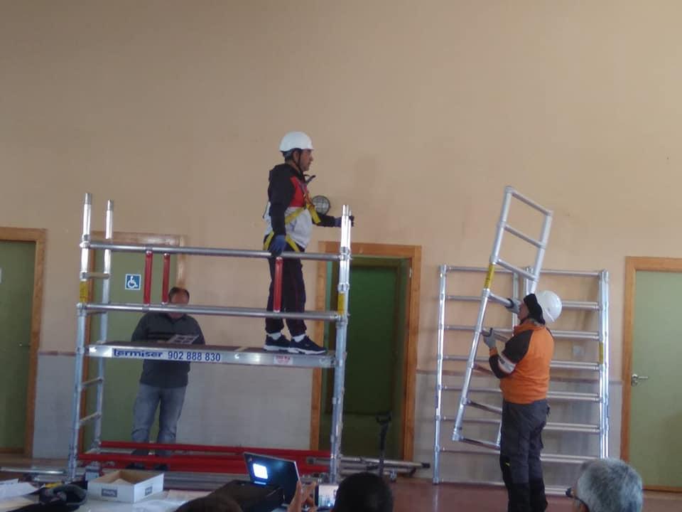 Imagen Formación de los trabajadores del Ayuntamiento para montaje de los nuevos andamios